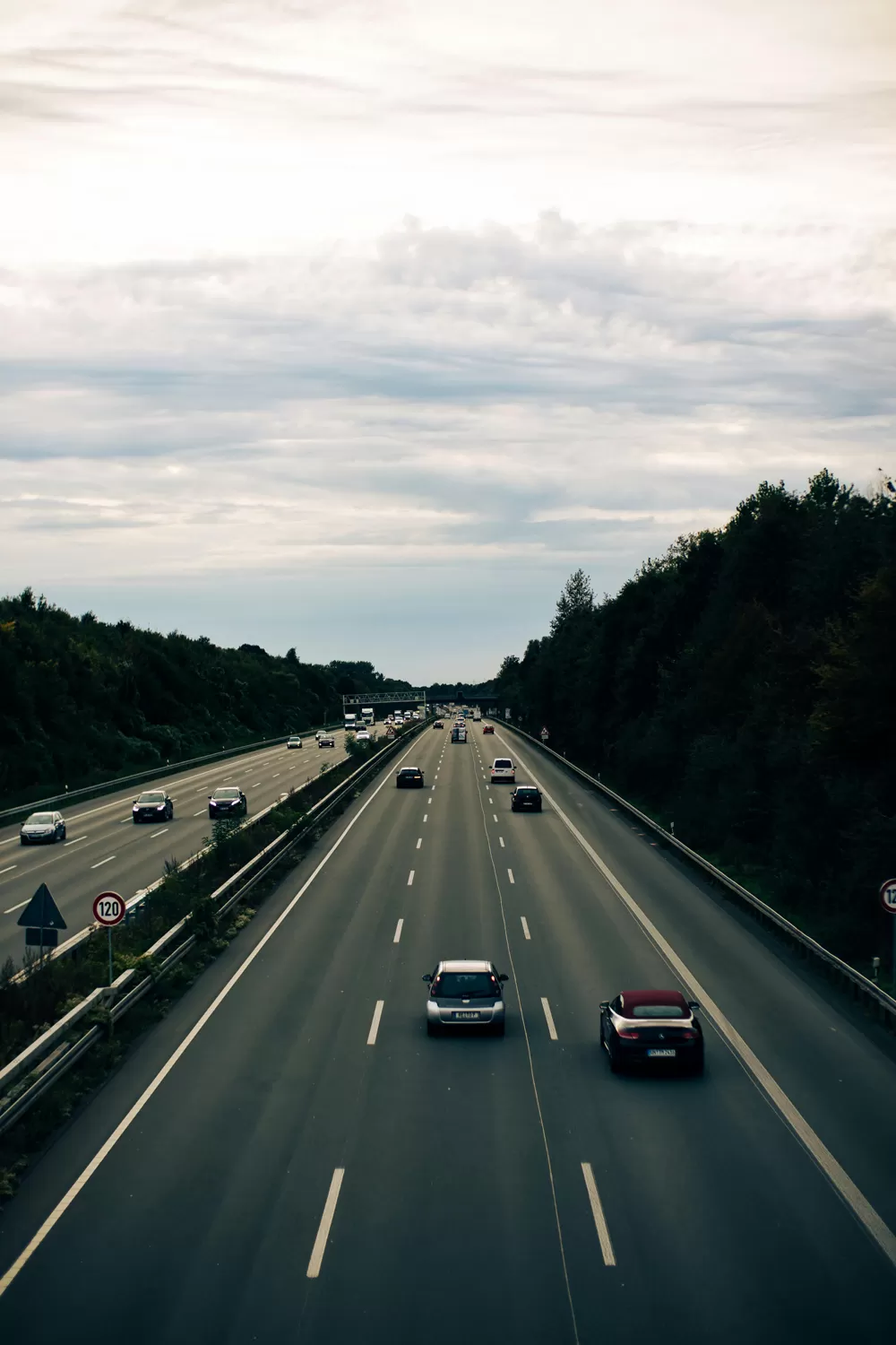 Iluminación de autopistas y carreteras de alta velocidad