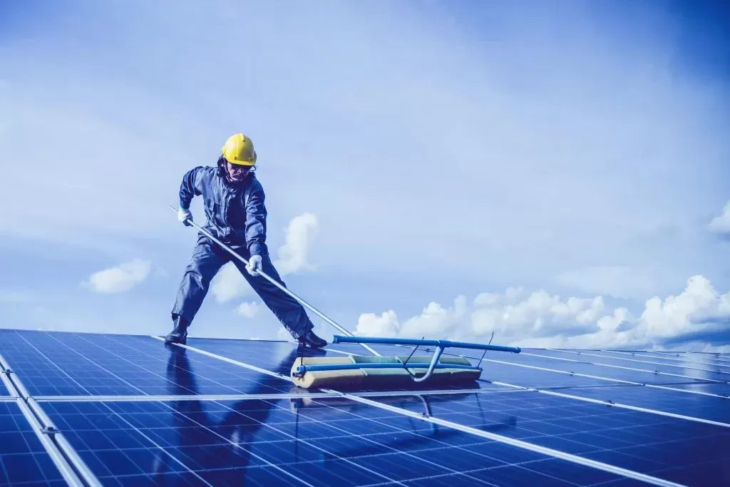 ¿Cómo instalar farolas solares una sola persona?