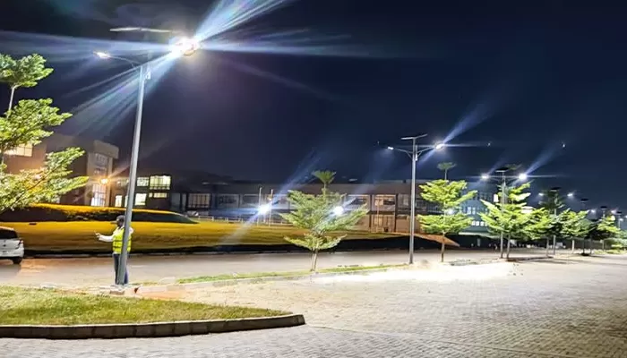 Farola solar de tipo dividido: iluminación solar flexible y de alta potencia