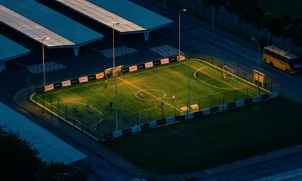 Iluminación de campos deportivos